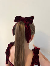 Oversized bow